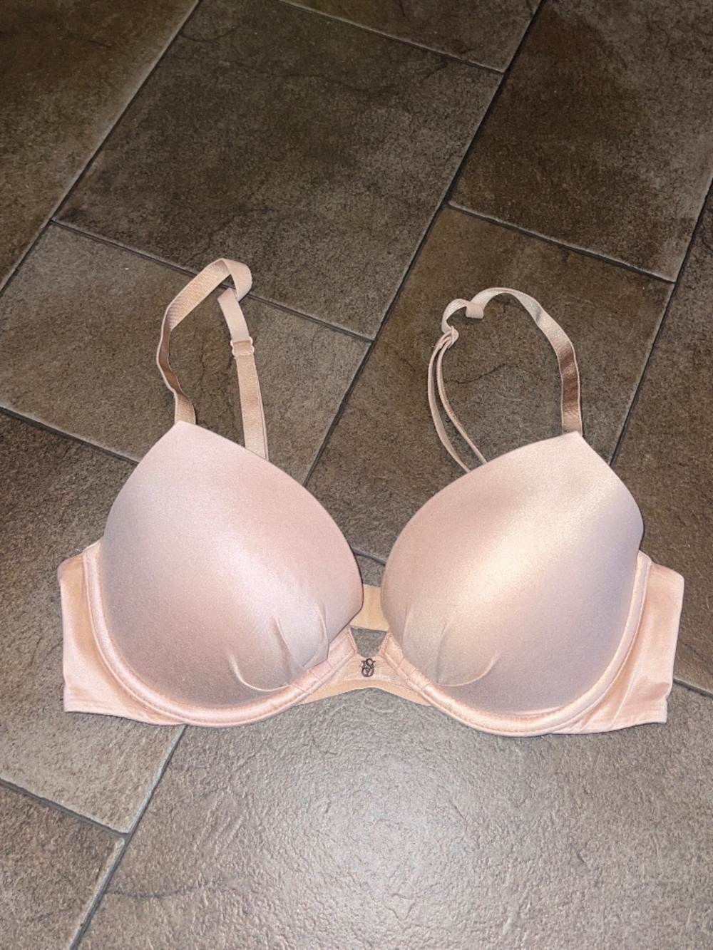 Fabulous by Victoria’s Secret Nude Plunge Push Up Bra Size 34C
